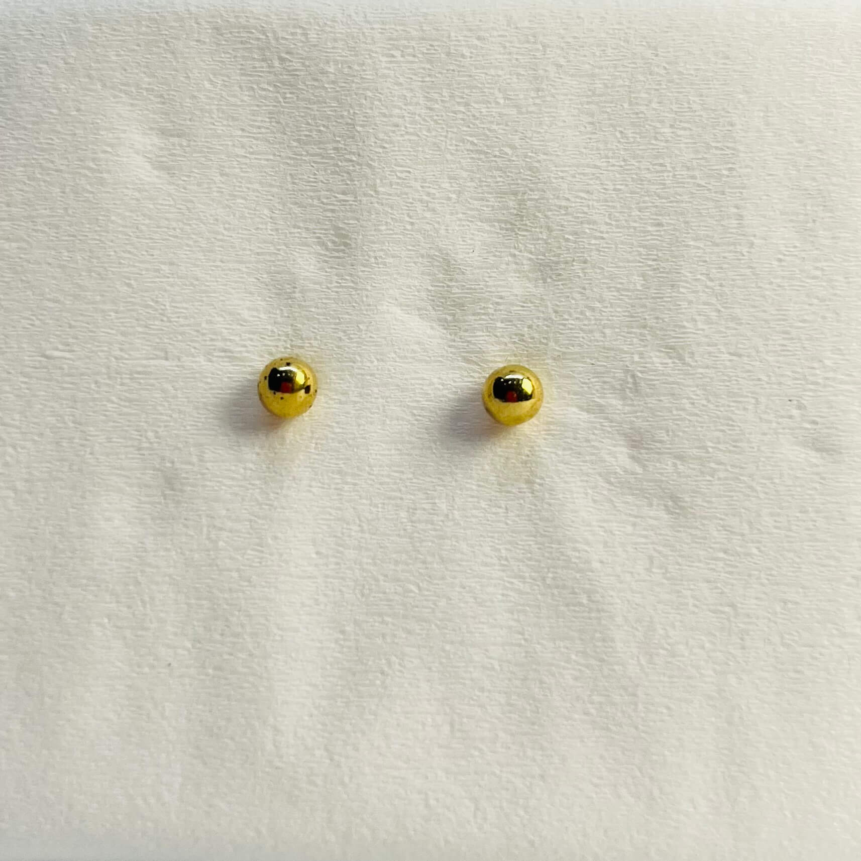 ROUND COLORFUL STUDS