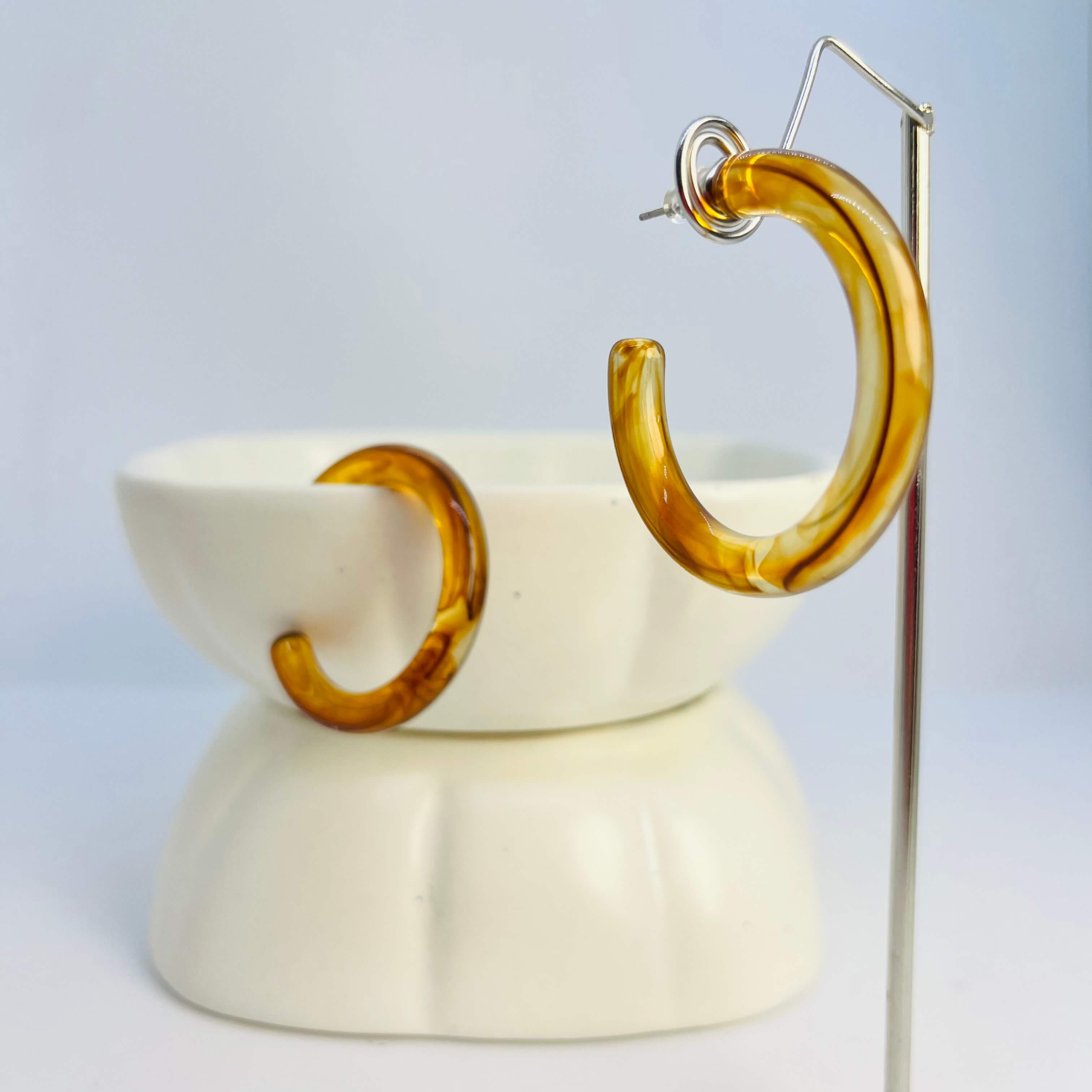 ACRYLIC SLIM PASTEL HOOPS (BROWN) - SILVER