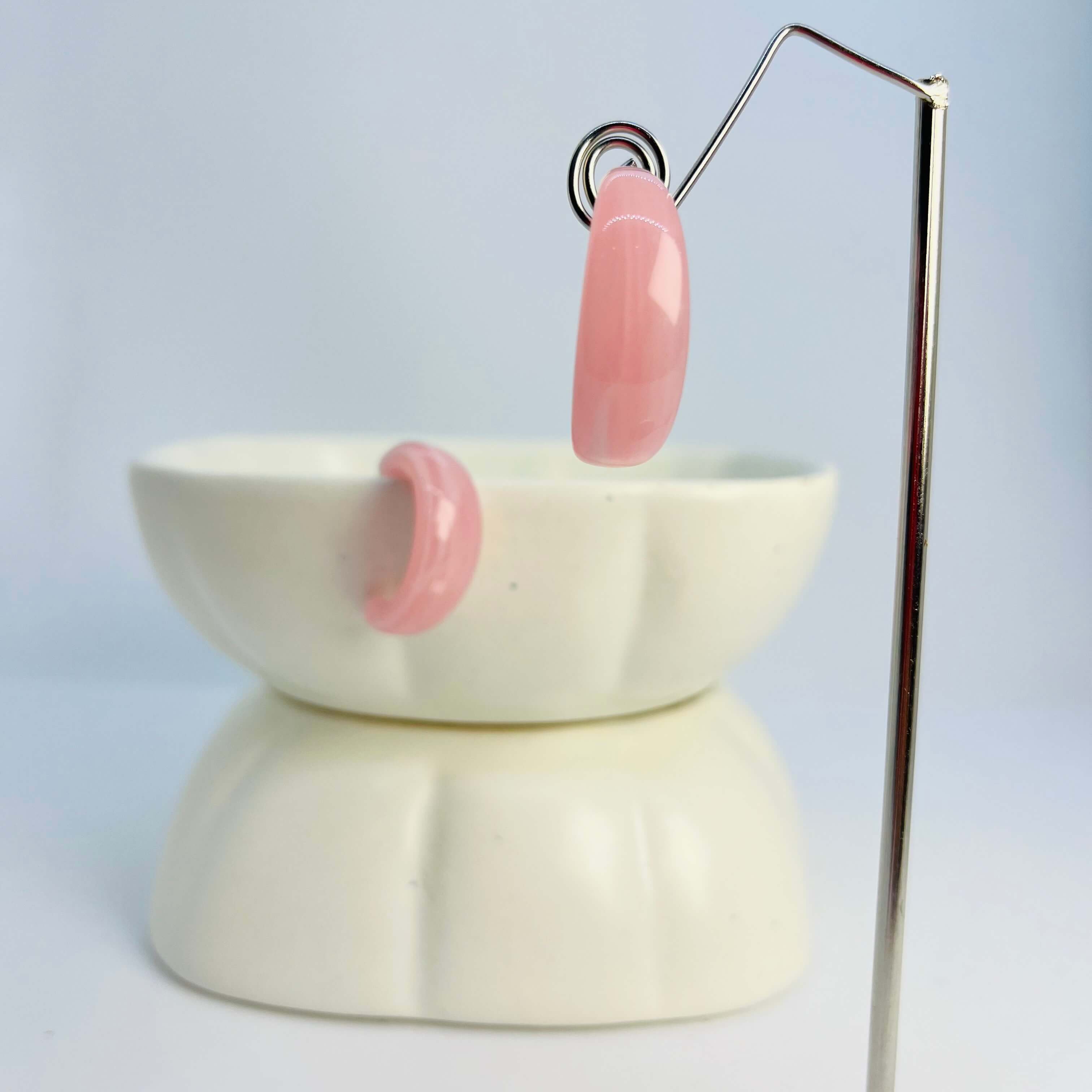 ACRYLIC NOT-SO-BIG BULGING HOOPS