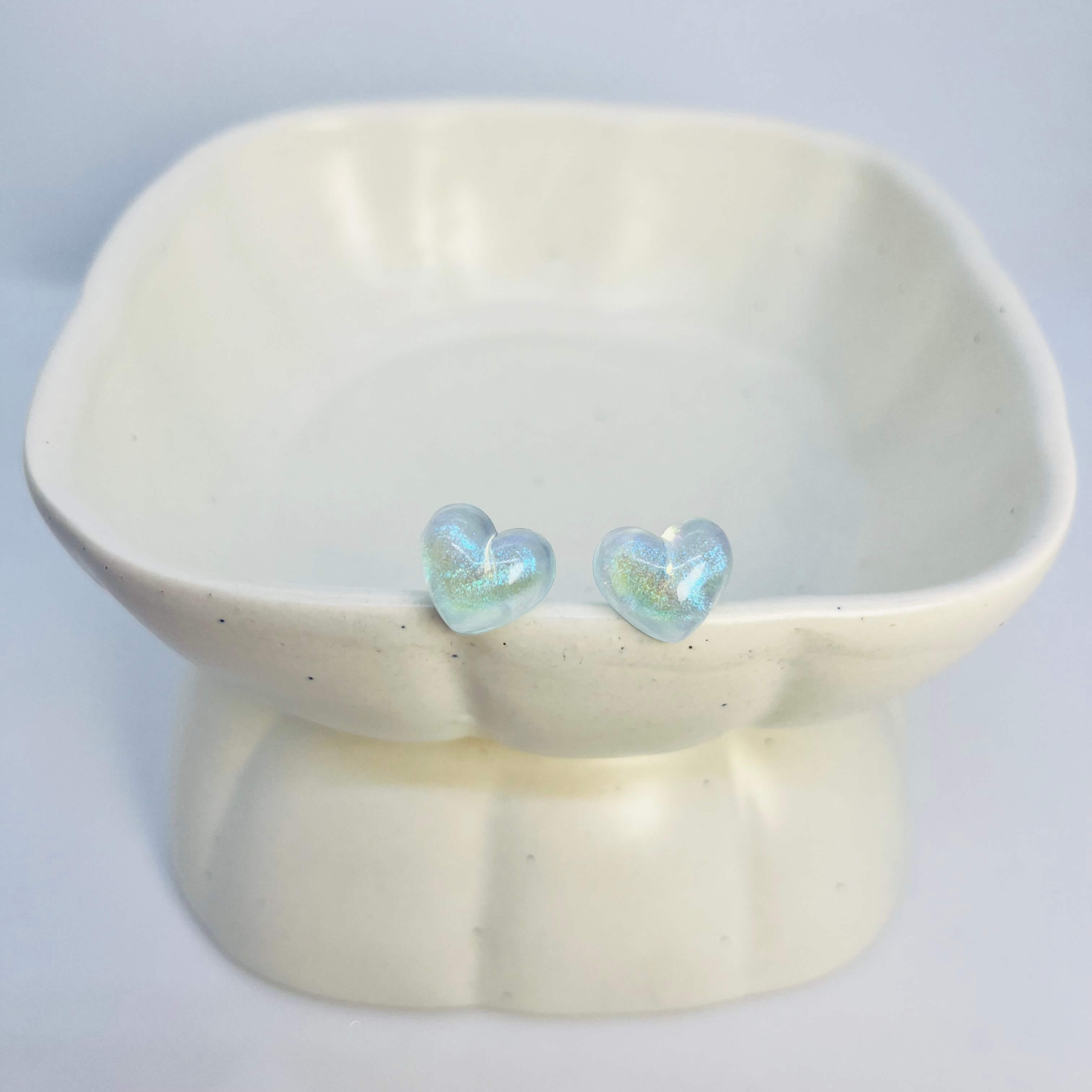 HEART STUDS (TRANSPARENT) - GOLDEN