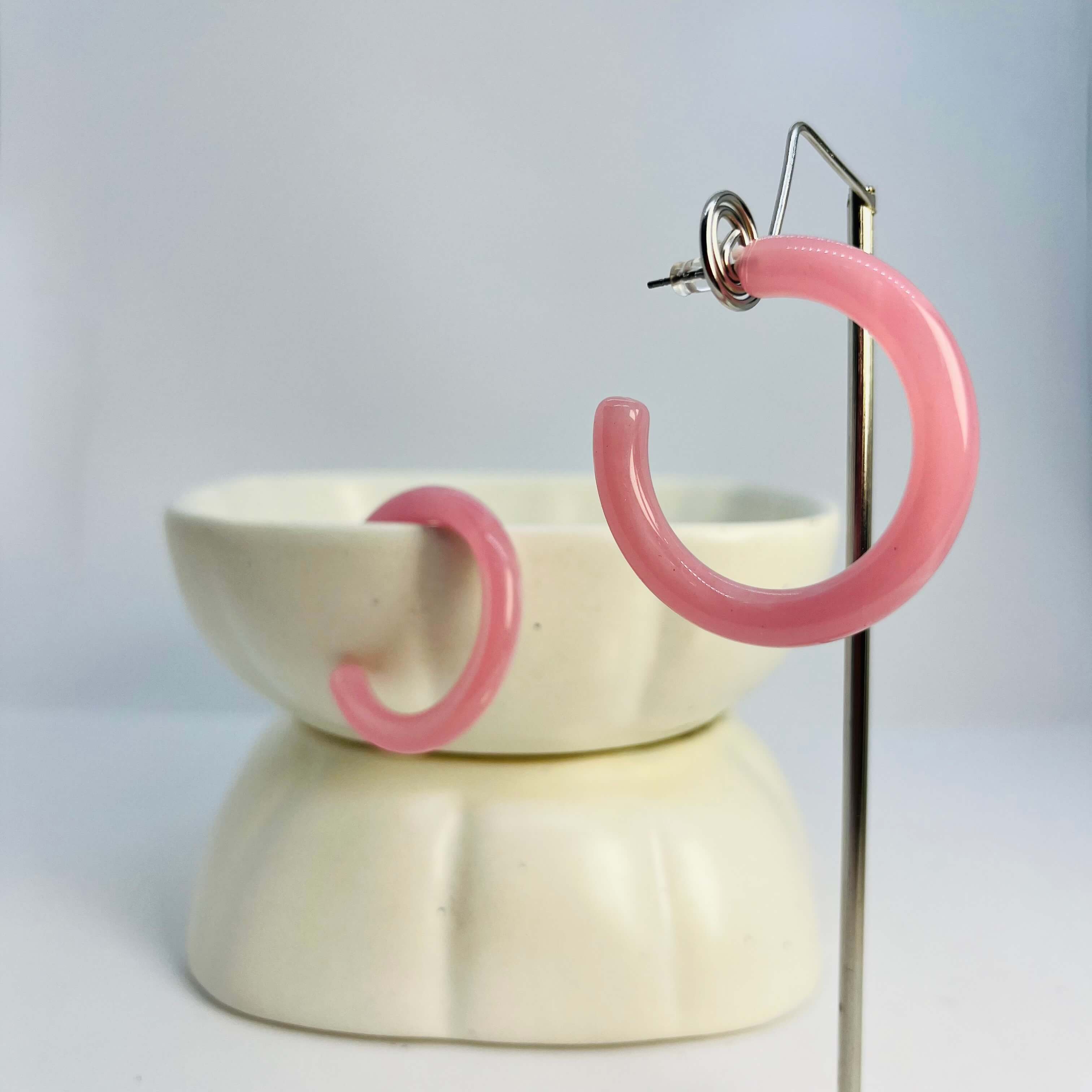 ACRYLIC SLIM PASTEL HOOPS (PINK) - SILVER