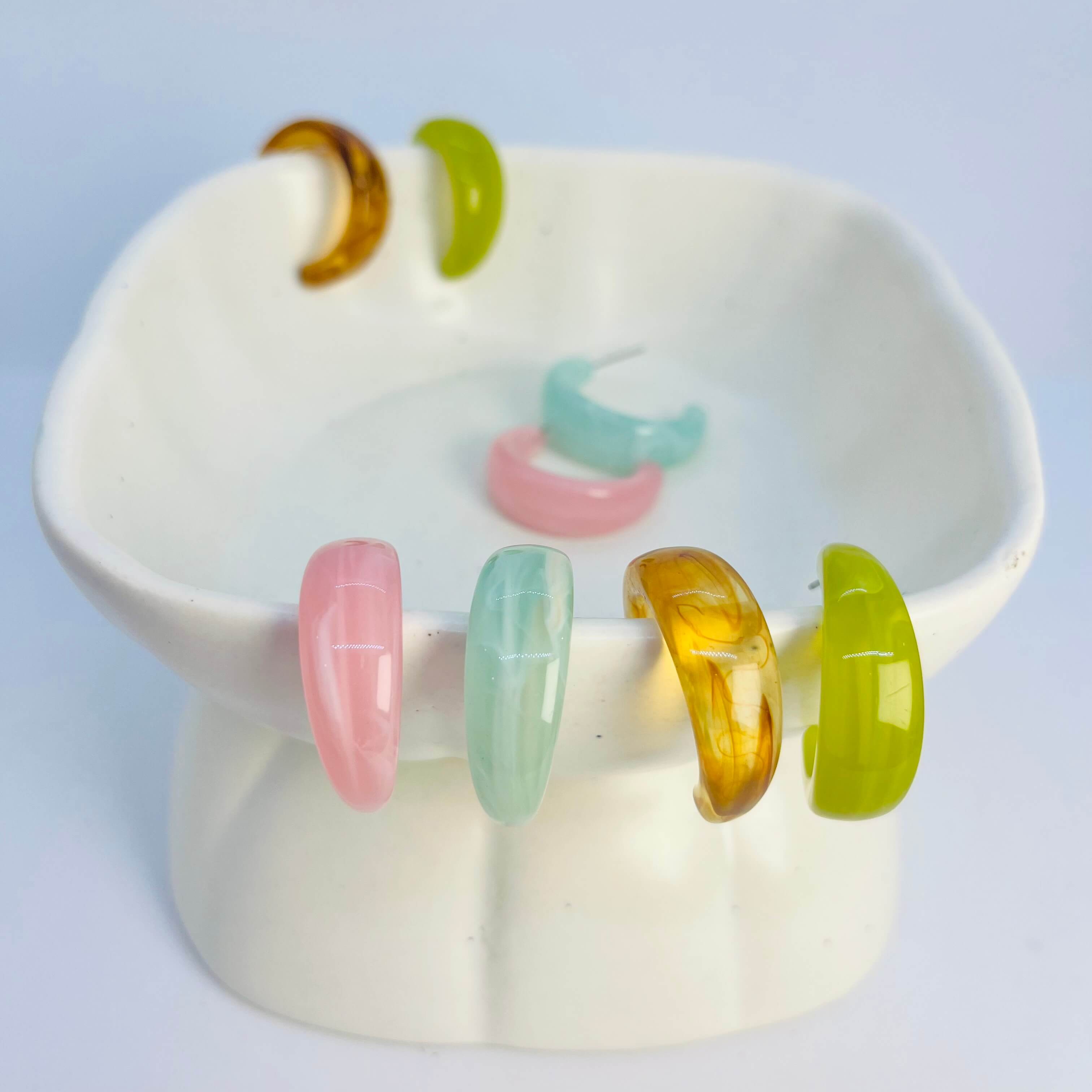 ACRYLIC NOT-SO-BIG BULGING HOOPS